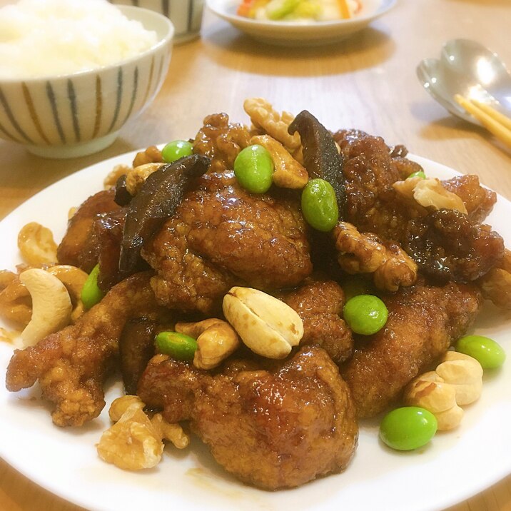 黒酢の風味♡カシューナッツと唐揚げの黒酢醤油炒め♪